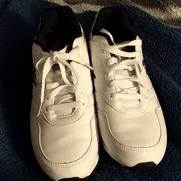 Fila - Picture 2 of 4